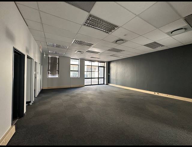 130.70M² OFFICE TO LET IN ECO PARK ESTATE